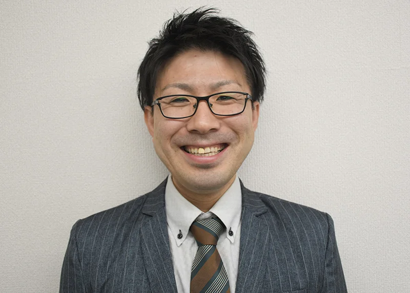 転職エージェントの野崎